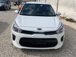 Beige Usata 2018 Kia Rio Active Tre volumi | 8000 € (Buon prezzo)