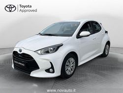 Bianco Usata 2023 Toyota Yaris Hybrid Active Tre volumi | 17.500 € (Buon prezzo)