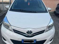 Bianco Usata 2012 Toyota Yaris Active Tre volumi | 7700 € (Buon prezzo)