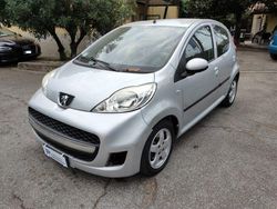 Grigio metallizzato Usata 2010 Peugeot 107 Due volumi | 5500 € (Cara)