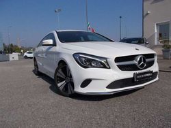 Bianco / pastello Usata 2019 Mercedes CLA200 Station wagon | 21.900 € (Buon prezzo)