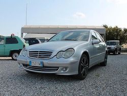 Argento Usata 2005 Mercedes C220 Classic Tre volumi | 2500 € (Buon prezzo)