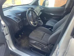 Usata 2015 Ford Tourneo Tre volumi | 11.000 €
