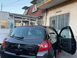 Usata 2007 Renault Clio II Tre volumi | 2000 € (Cara)