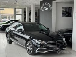 Nero Usata 2022 Mercedes E200 Premium Plus Tre volumi | 25.900 € (Buon prezzo)
