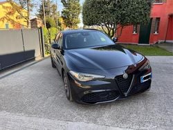 Nero Usata 2017 Alfa Romeo Giulia Veloce Tre volumi | 17.500 € (Buon prezzo)