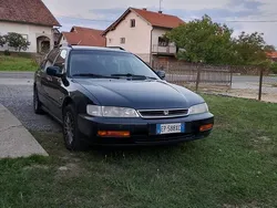 Usata 1997 Honda Accord Station wagon | 1000 €