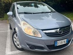 Grigio Usata 2010 Opel Corsa Tre volumi | 3100 € (Buon prezzo)