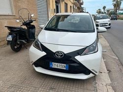 Bianco Usata 2015 Toyota Aygo X-play Due volumi | 7500 € (Buon prezzo)