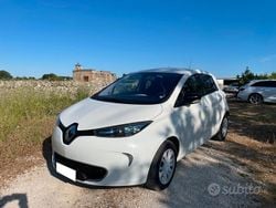 Bianco Usata 2015 Renault Zoe Zen Due volumi | 7000 € (Buon prezzo)