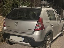 Grigio Usata 2012 Dacia Sandero Stepway Tre volumi | 5900 € (Ottimo prezzo)