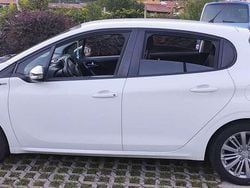 Bianco Usata 2016 Peugeot 208 Active Due volumi | 7650 € (Buon prezzo)