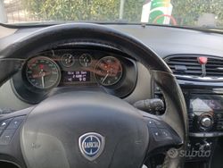 Bianco Usata 2014 Lancia Delta Due volumi | 3800 € (Buon prezzo)