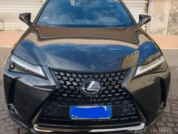 Nero Usata 2021 Lexus UX SUV | 24.900 € (Buon prezzo)