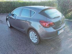 Grigio Usata 2012 Opel Astra GTC Cosmo Tre volumi | 6300 € (Cara)