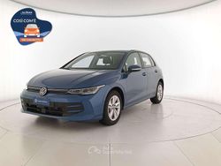 Anemone blue metallizzato Usata 2025 VW Golf Life Tre volumi | 28.300 € (Buon prezzo)