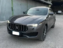 Grigio Usata 2016 Maserati Levante SUV | 29.900 € (Molto cara)