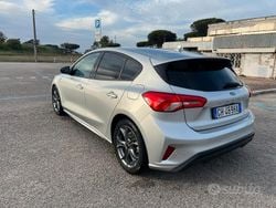 Argento Usata 2022 Ford Focus ST-Line Tre volumi | 14.900 € (Super prezzo)