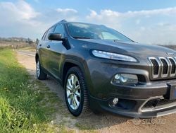 Grigio Usata 2014 Jeep Cherokee Limited SUV | 11.000 € (Buon prezzo)