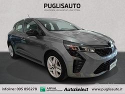 Grigio Usata 2024 Renault Clio V Evolution Tre volumi | 15.900 € (Buon prezzo)