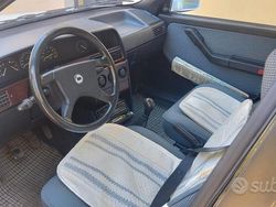 Bianco Usata 1992 Lancia Dedra Tre volumi | 2000 €
