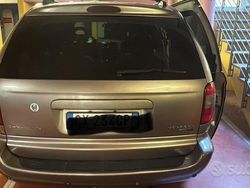 Usata 2005 Chrysler Voyager Monovolume | 2000 € (Buon prezzo)