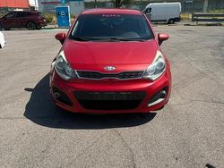 Rosso Usata 2011 Kia Rio Tre volumi | 4500 € (Buon prezzo)