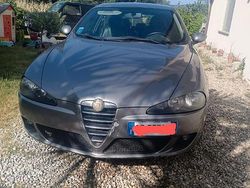 Grigio Usata 2006 Alfa Romeo 147 Due volumi | 2000 €