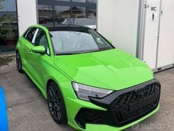Verde Nuova 2025 Audi RS3 Design Tre volumi | 67.900 € (Buon prezzo)