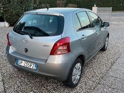 Grigio Usata 2008 Toyota Yaris Due volumi | 2000 €