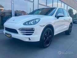 Bianco Usata 2011 Porsche Cayenne SUV | 21.900 € (Buon prezzo)