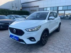 Bianco(met.) Usata 2022 MG ZS Luxury Tre volumi | 15.800 € (Buon prezzo)