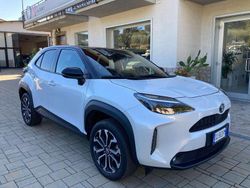 Bicolore bianconero Usata 2021 Toyota Yaris Cross Trend SUV | 22.200 € (Buon prezzo)