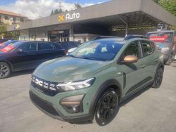 Verde Nuova 2025 Dacia Sandero Stepway Tre volumi | 20.200 € (Molto cara)