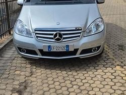 Grigio Usata 2011 Mercedes A180 Tre volumi | 4200 €