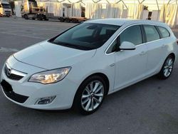 Bianco Usata 2011 Opel Astra Cosmo Station wagon | 3000 € (Buon prezzo)