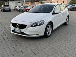 Bianco Usata 2017 Volvo V40 Kinetic Station wagon | 8950 € (Ottimo prezzo)