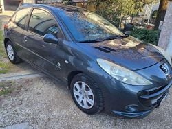 Grigio Usata 2012 Peugeot 206 Tre volumi | 2500 € (Buon prezzo)