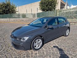 Grigio Usata 2021 VW Golf Life Tre volumi | 13.999 € (Ottimo prezzo)