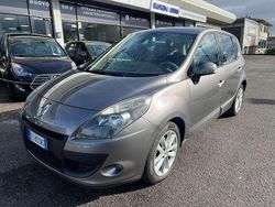 Grigio Usata 2010 Renault Scénic III Luxe Monovolume | 4900 € (Buon prezzo)