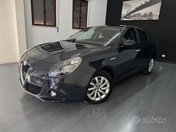Grigio Usata 2017 Alfa Romeo Giulietta Tre volumi | 7990 € (Buon prezzo)