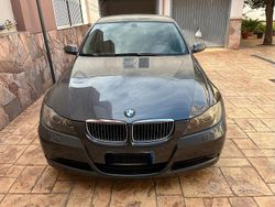 Grigio Usata 2005 BMW 320 Tre volumi | 2500 € (Ottimo prezzo)