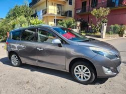 Grigio Usata 2011 Renault Scénic III Luxe Monovolume | 3499 € (Buon prezzo)