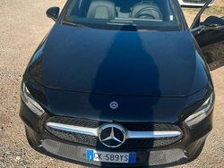 Nero Usata 2022 Mercedes A160 Tre volumi | 22.000 € (Buon prezzo)