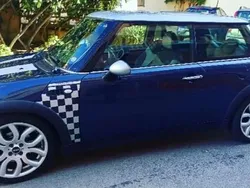 Blu/azzurro Usata 2006 Mini Cooper Due volumi | 3200 € (Ottimo prezzo)