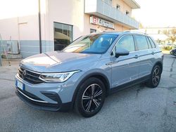 Grigio Usata 2022 VW Tiguan Life SUV | 26.499 € (Buon prezzo)