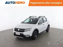 Bianco Usata 2017 Dacia Sandero Due volumi | 9399 € (Buon prezzo)