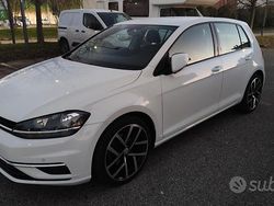 Bianco Usata 2019 VW Golf VII Executive Tre volumi | 15.900 € (Buon prezzo)