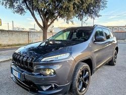 Grigio Usata 2016 Jeep Cherokee Night Eagle SUV | 13.990 € (Buon prezzo)