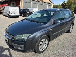 Grigio(met.) Usata 2006 Ford Focus S Station wagon | 1950 € (Buon prezzo)